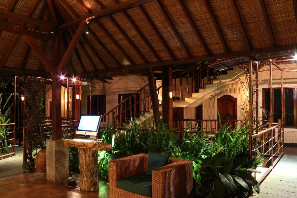 Junjungan Ubud Hotel And Spa Exterior photo