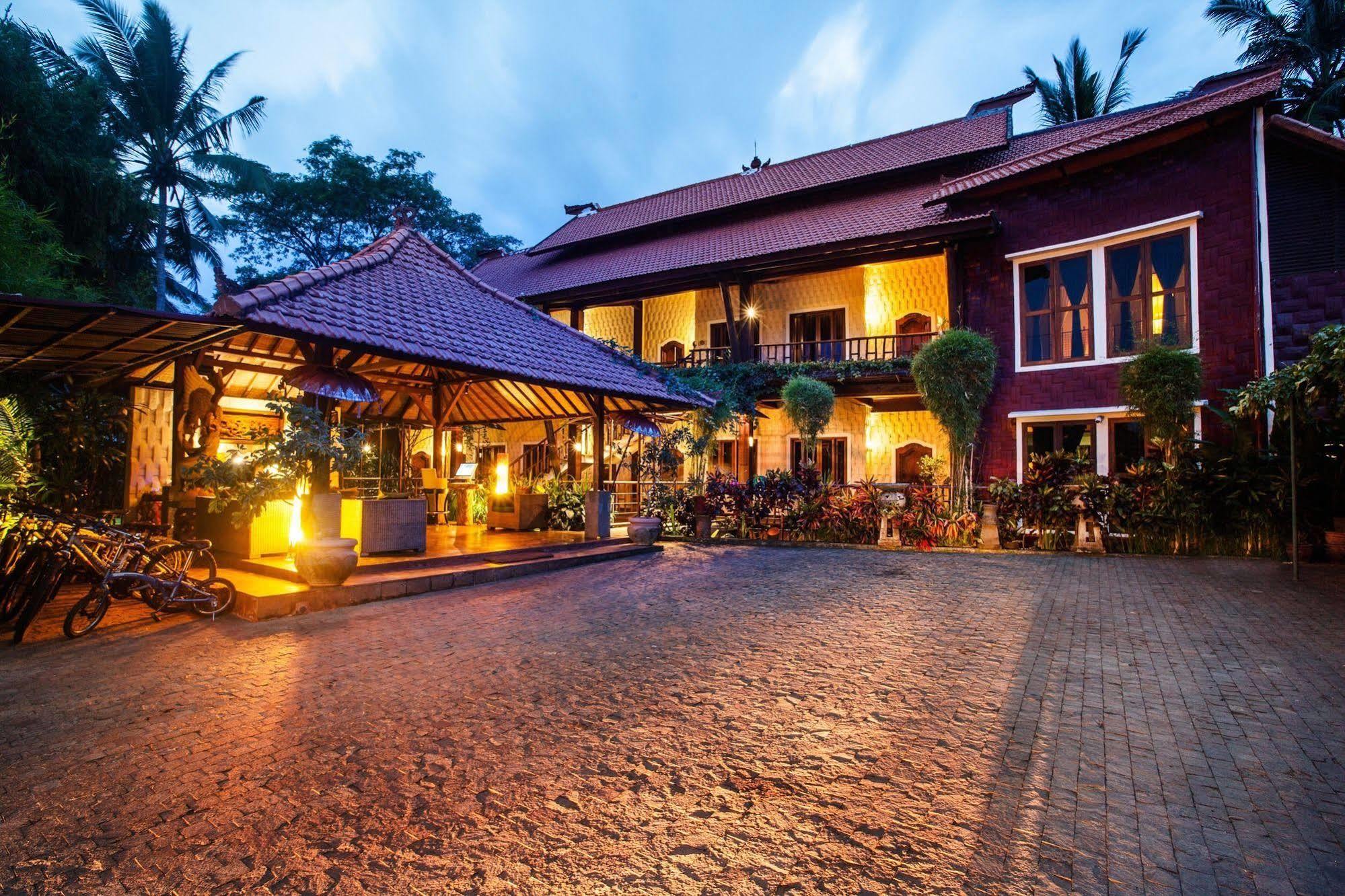Junjungan Ubud Hotel And Spa Exterior photo