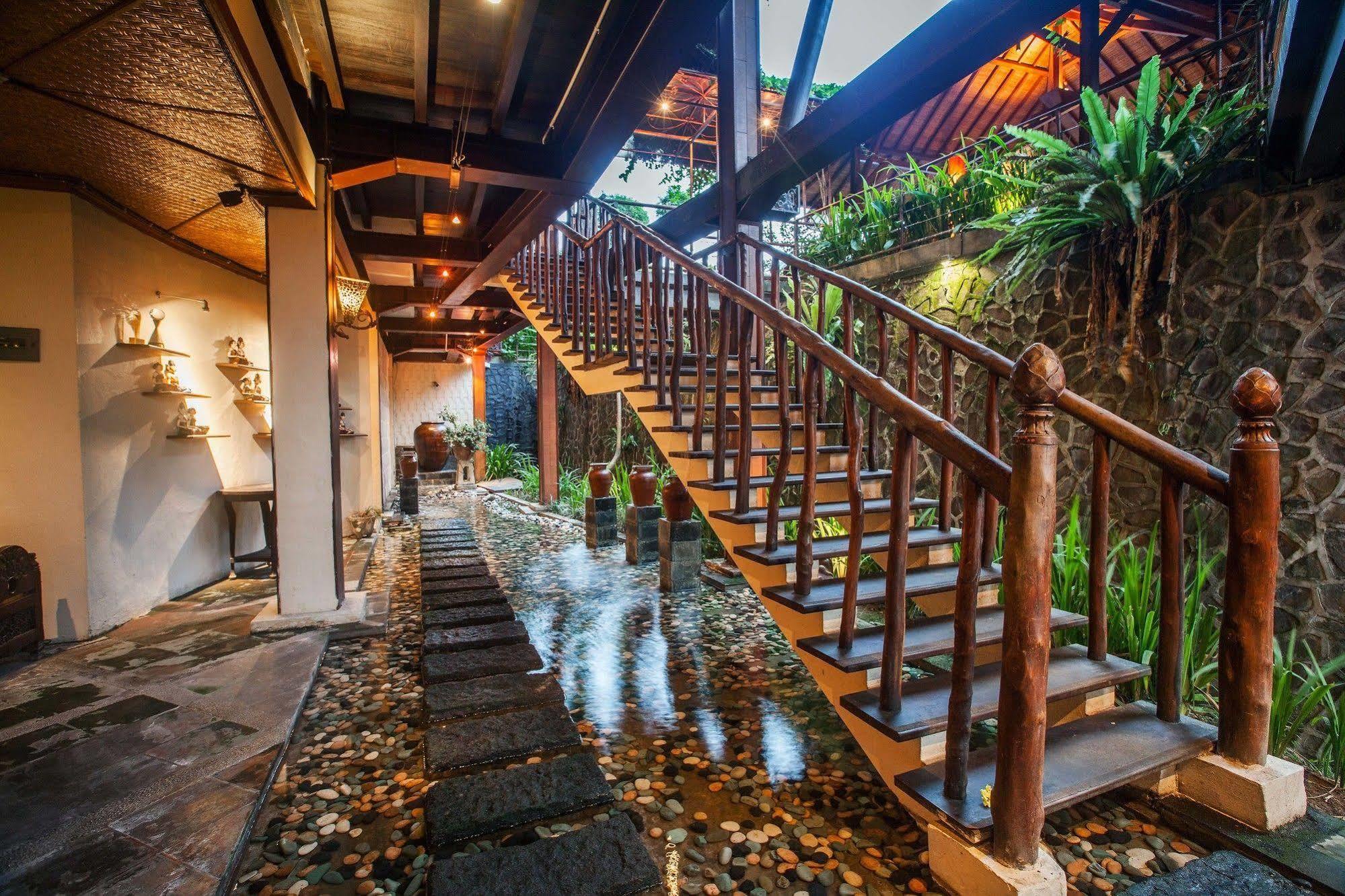 Junjungan Ubud Hotel And Spa Exterior photo