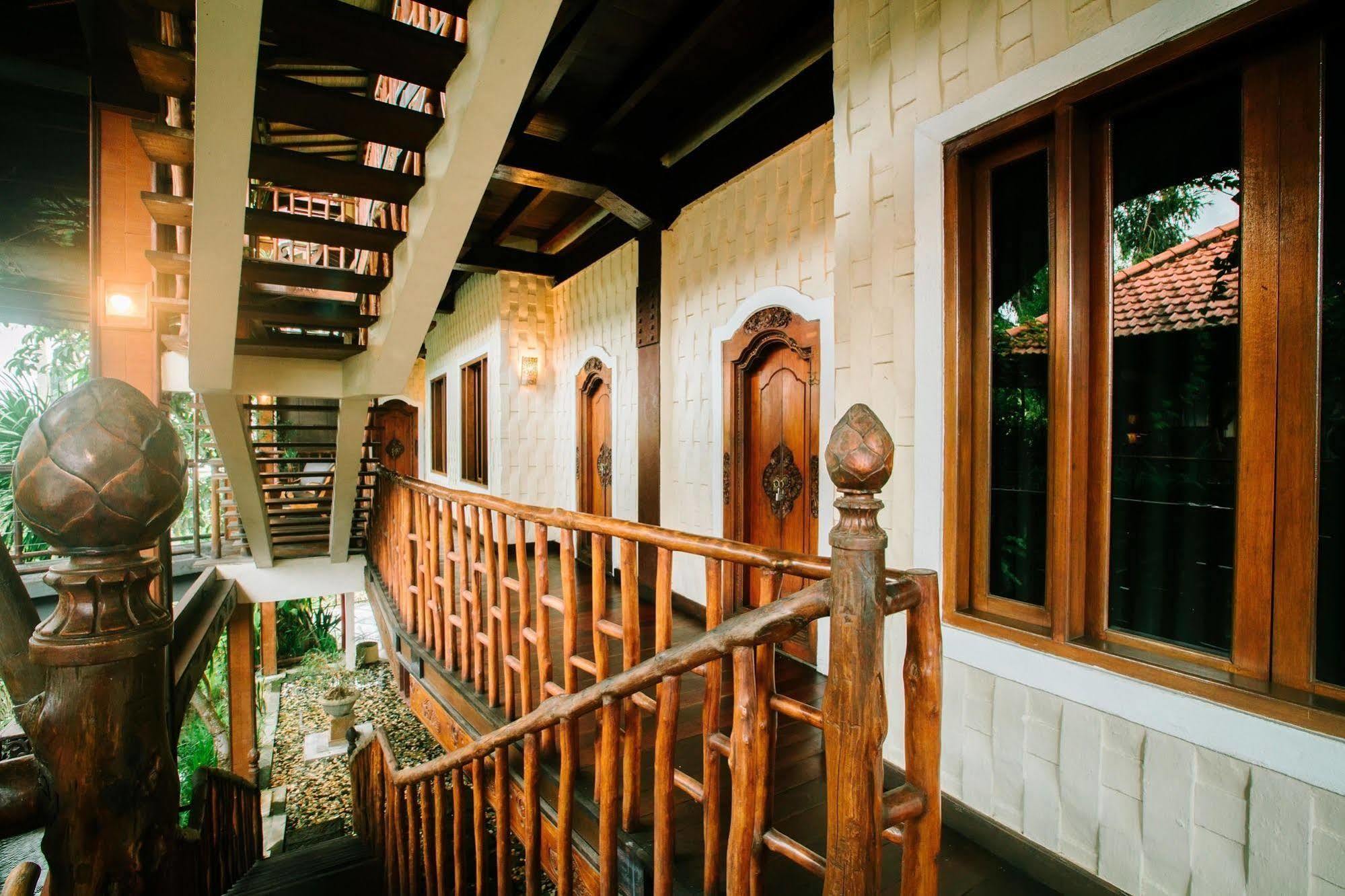 Junjungan Ubud Hotel And Spa Exterior photo