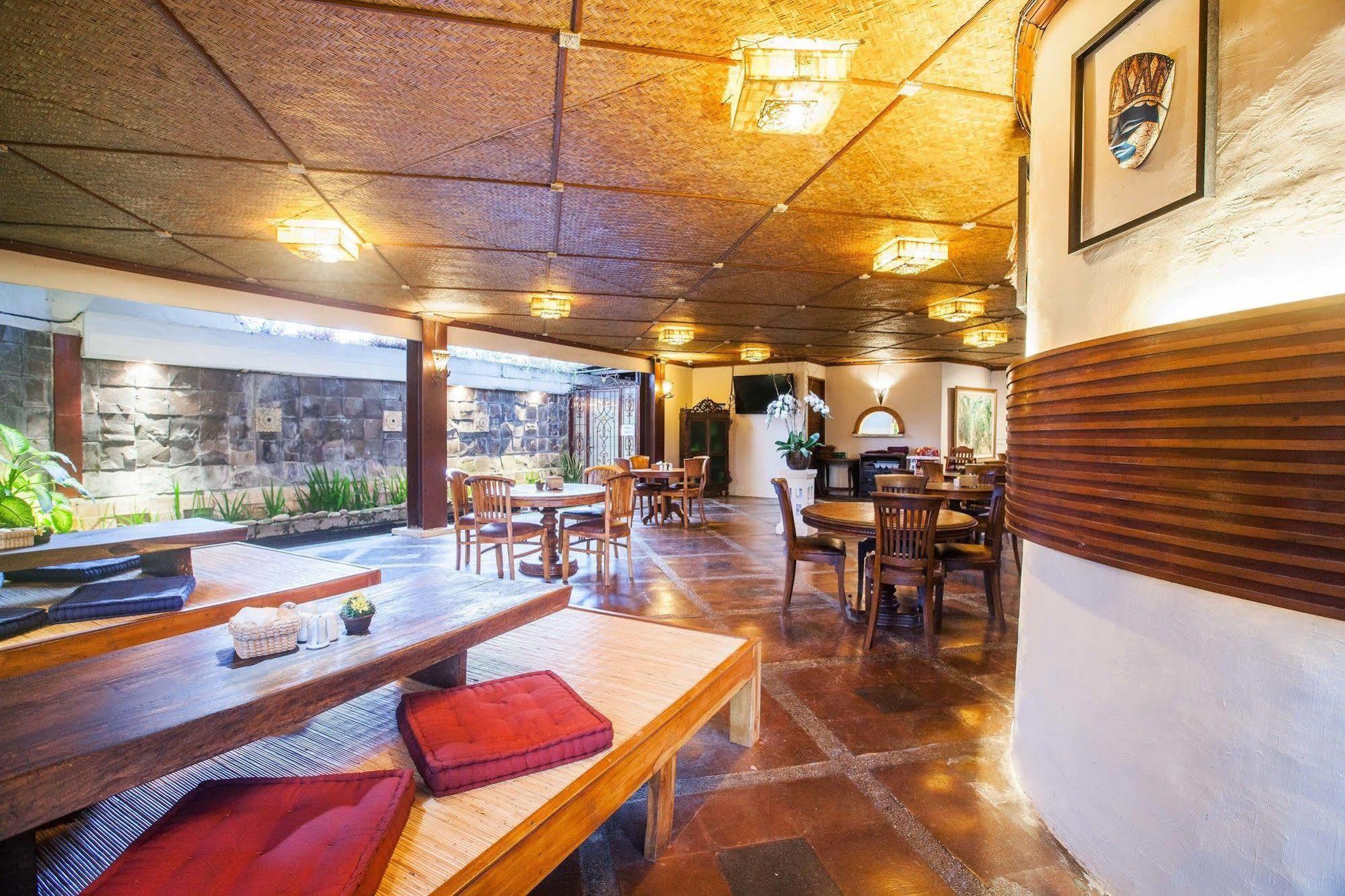 Junjungan Ubud Hotel And Spa Exterior photo