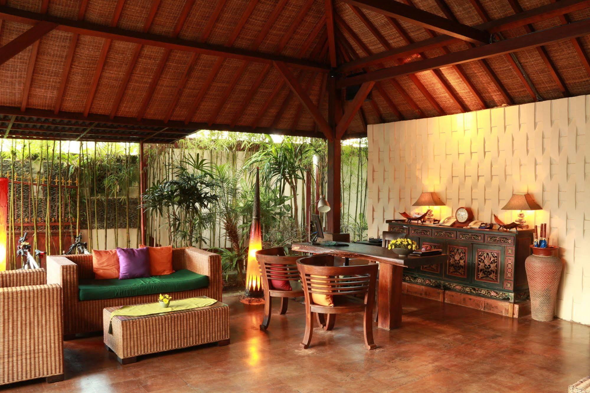 Junjungan Ubud Hotel And Spa Exterior photo