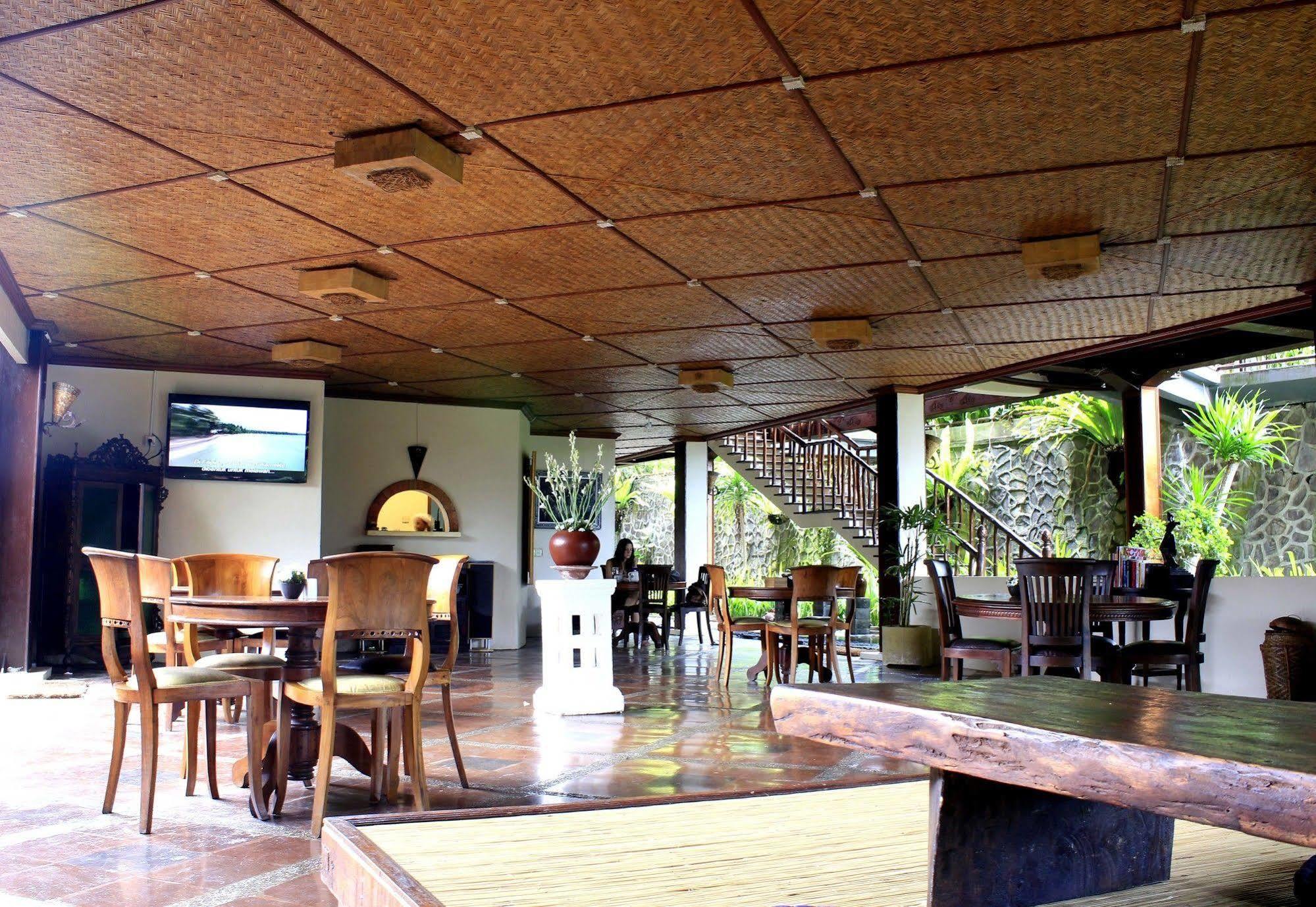 Junjungan Ubud Hotel And Spa Exterior photo